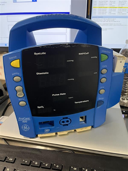 GE Dinamap 400