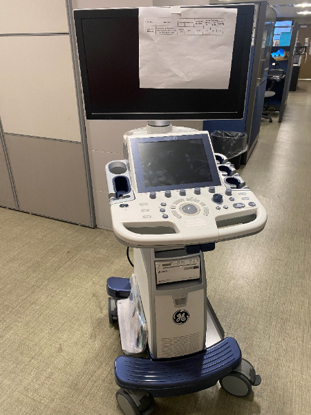 GE LOGIQ P9 R2 Ultrasound Machine