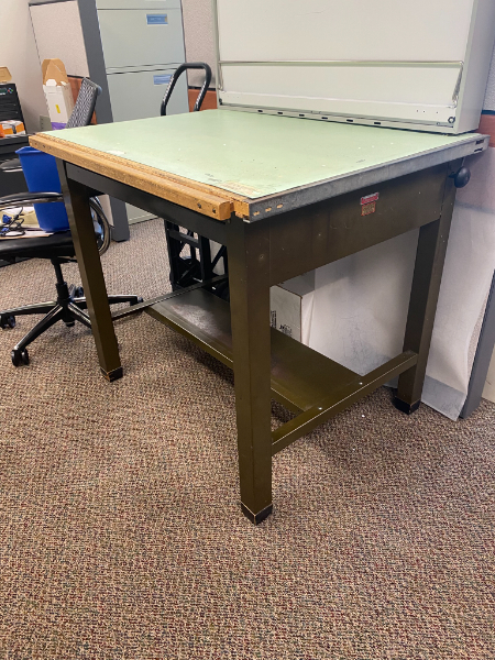 Heavy-duty industrial workbenches