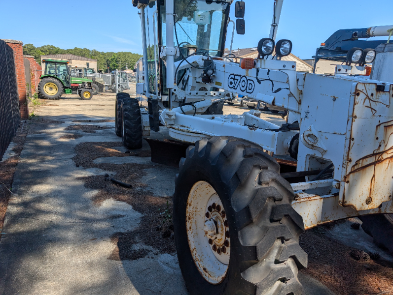 John Deere 670d