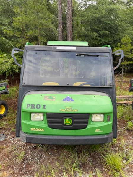 JOHN DEERE UTILITY VEHICLE