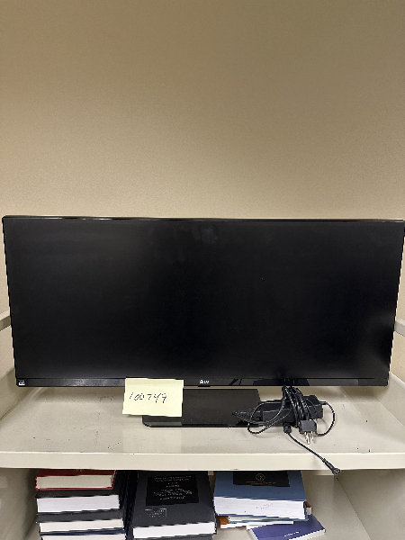 Lot of 4 LG Widescreen Monitors
