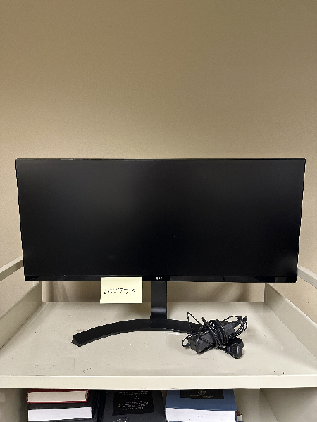 Lot of 5 LG Widescreen Monitors