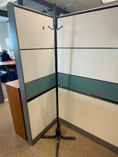 Metal standing coat/hat rack
