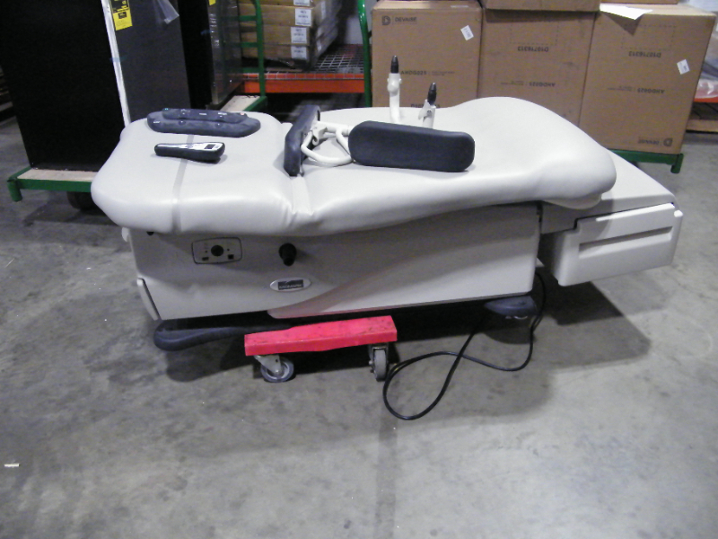 Midmark 625 Power Exam Table