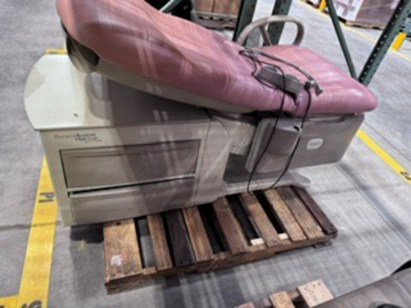 MIDMARK EXAM TABLE