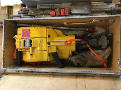 Pionjar Rock Drill (1) and Kango Hammer Drill (1)