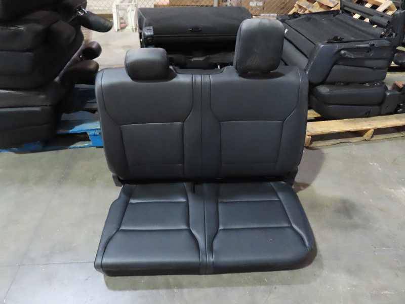 Double Rear Seats