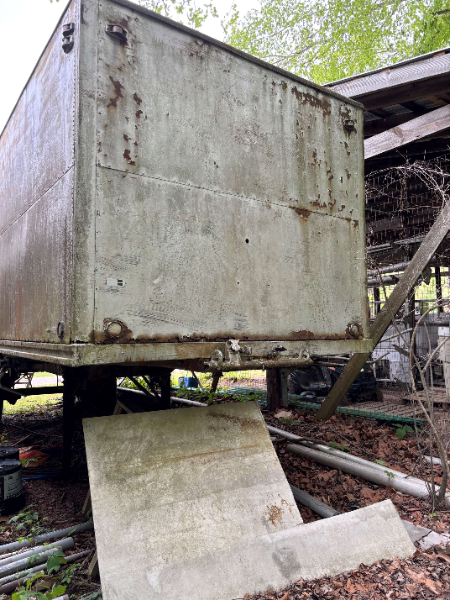 SEMI-TRAILER