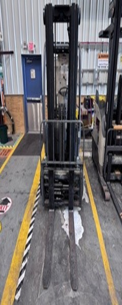 Sit-down electric forklift
