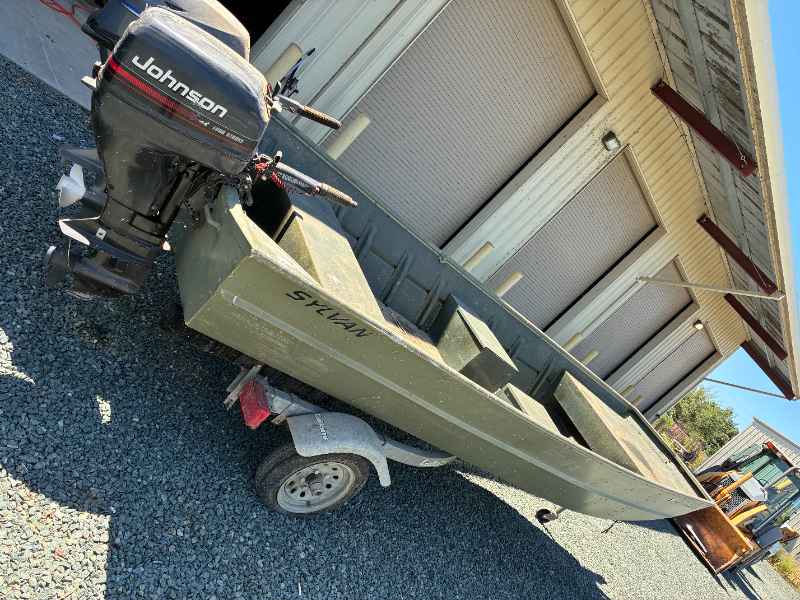 Sylvan Boat with2 engines and Trailer