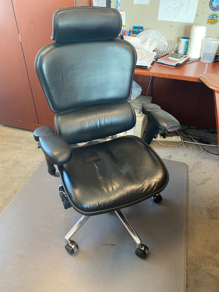 Traditional Tufted Executive chair