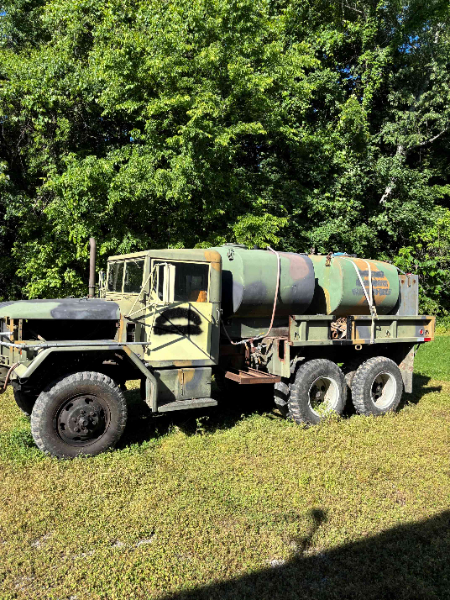 TRUCK, CARGO 2.5 TON 6X6 WITH 2 WATER TANKS