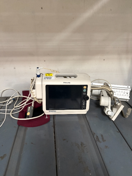 VITAL SIGN MONITORS (6 EA)