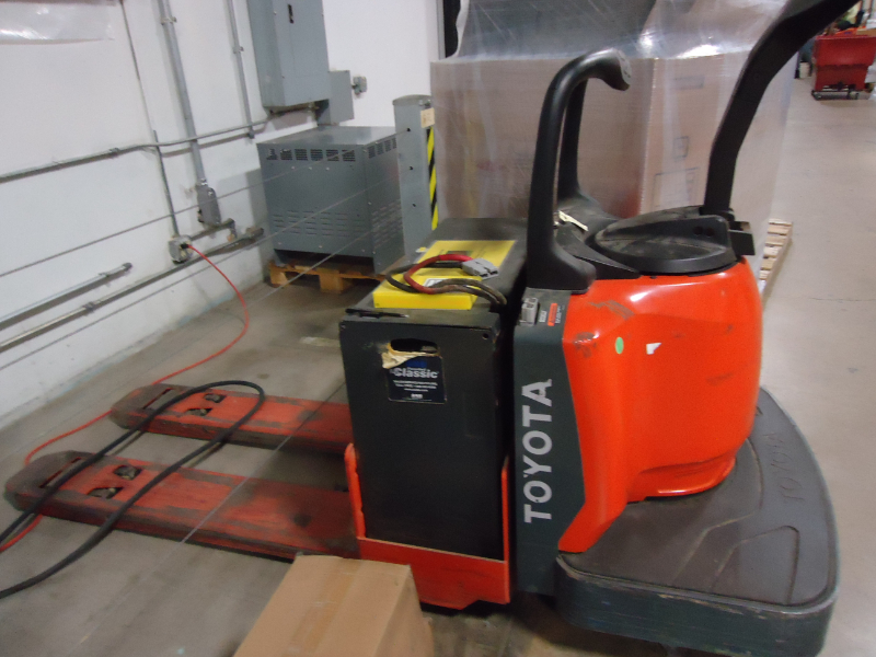 Walkie-Rider Pallet Truck