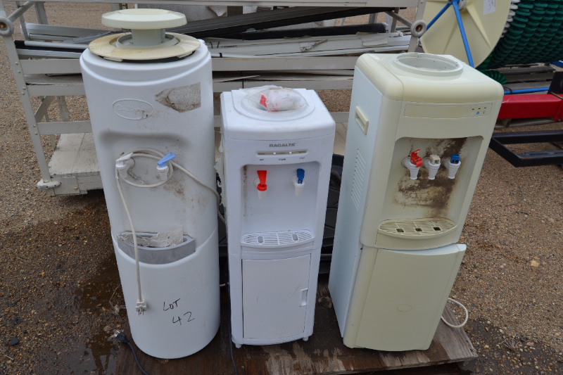 Water Dispenser w/Accessories