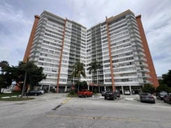 Condo 1BR 2BA - 1351 NE MIAMI GARDENS DR APT 803E, Miami, FL