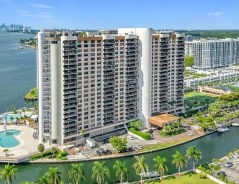 Condo 2BR 3BA - 1800 NE 114th St. #1508, Miami, FL