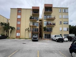 Condo 3BR 2BA - 4500 W 19TH CT UNIT 431, Hialeah, FL