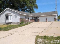 Multifamily 4BR 2BA - 1536 GARRISON RD # 1538, Muskegon, MI