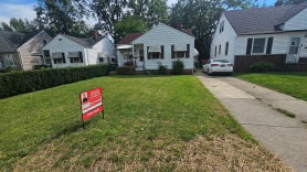 Single Family 2BR 1BA - 12332 Park Knoll, Garfield Heights, OH