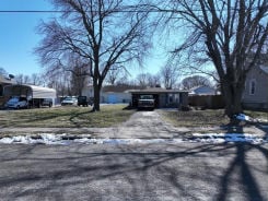 Single Family 2BR 1BA - 130 W 2ND ST, Hartford, IL