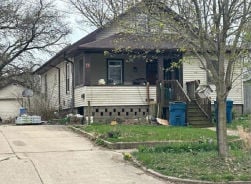 Single Family 2BR 1BA - 1710 W 1ST ST, Dixon, IL