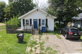 Single Family 2BR 1BA - 1828 E 21ST ST, Des Moines, IA