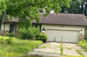 Single Family 2BR 1BA - 2344 MORRISON RD, Granite City, IL