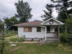Single Family 2BR 1BA - 3025 WATER ST, Stevens Point, WI