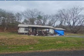 Single Family 2BR 1BA - 407 RUSSELL ST, Pulaski, VA