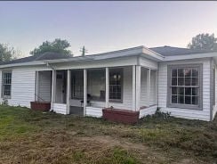 Single Family 2BR 1BA - 4980 Chambers, Beaumont, TX