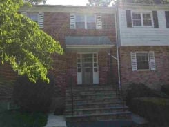 Single Family 2BR 1BA - 513 WOODLAND HILLS RD, White Plains, NY