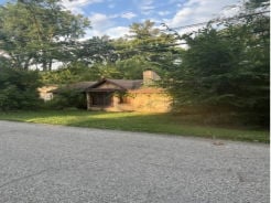 Single Family 2BR 1BA - 5496 BRUNSWICK DR, Waterford, MI