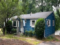 Single Family 2BR 1BA - 6 PLAIN ROAD, Westford, MA