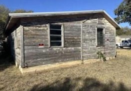 Single Family 2BR 1BA - 710 E WALNUT ST, Nocona, TX