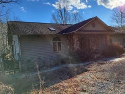 Single Family 2BR 2BA - 364 FONTANA LAKESIDE DR, Robbinsville, NC