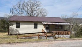Single Family 3BR 1BA - 102 Ridge Road, Wayne, WV