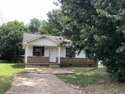 Single Family 3BR 1BA - 126 BARHAM ST, Jackson, TN