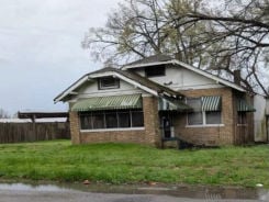 Single Family 3BR 1BA - 1312 E 2ND AVE, Pine Bluff, AR