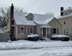 Single Family 3BR 1BA - 1621 W 3RD ST, Waterloo, IA