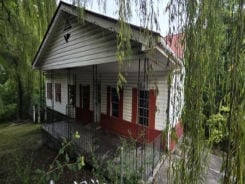 Single Family 3BR 1BA - 183 HWY 160, Cumberland, KY
