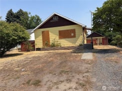 Single Family 3BR 1BA - 20 Elm Street N, Omak, WA