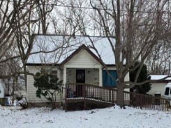 Single Family 3BR 1BA - 2000 W KETTELLE ST, Peoria, IL