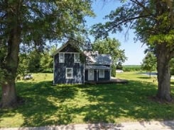 Single Family 3BR 1BA - 204 HIGHWAY 22, Kinross, IA
