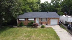 Single Family 3BR 1BA - 216 Chamberlin Dr, Hamilton, OH