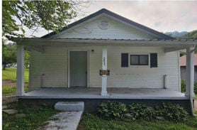 Single Family 3BR 1BA - 257 LONG ST, Hulen, KY