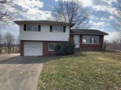 Single Family 3BR 1BA - 295 Simon Miller Rd, Wheelersburg, OH
