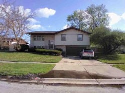 Single Family 3BR 1BA - 3501 CHESTNUT DR, Hazel Crest, IL