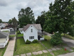 Single Family 3BR 1BA - 400 E 7TH ST, Dover, OH